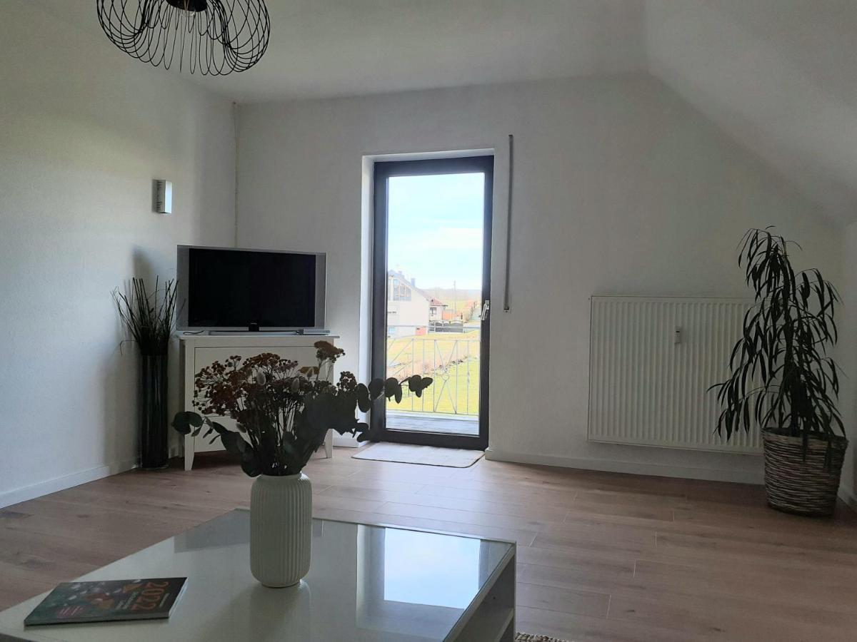 Eifelstern-Schoene Ferienwohnung Mit Balkon Kalenborn-Scheuern Екстериор снимка